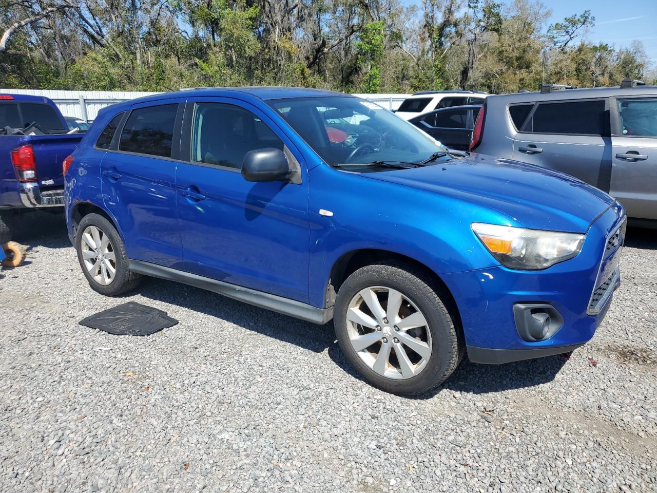 2015 Mitsubishi Outlander - Image 4