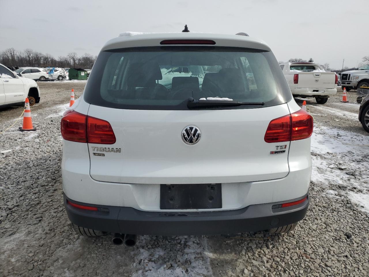 2017 Volkswagen Tiguan - Image 6