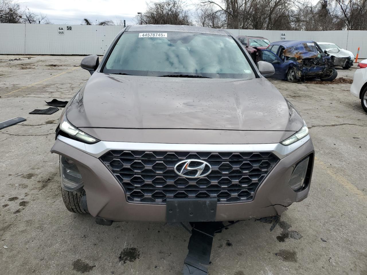 2019 Hyundai Santa Fe - Image 5