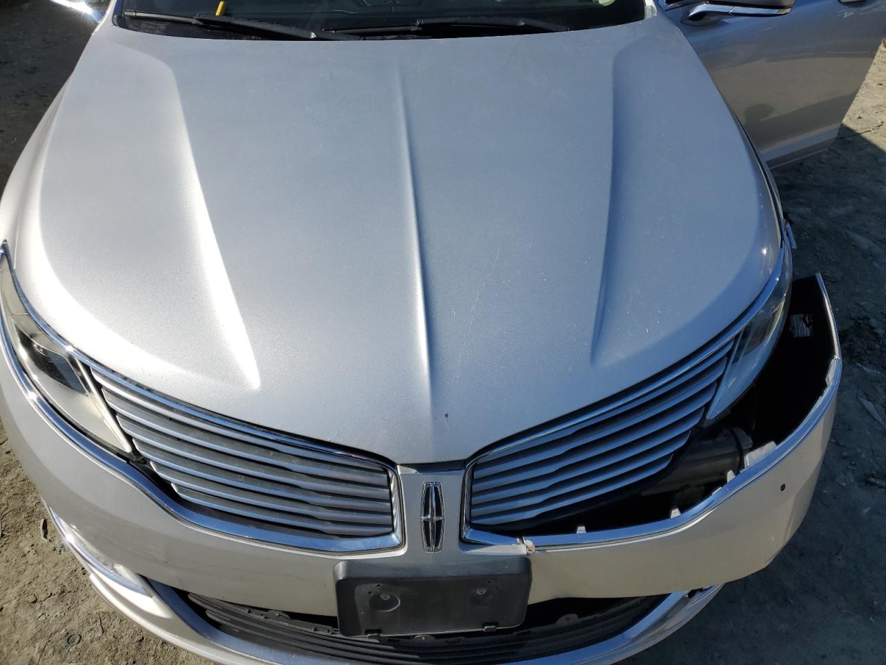 2015 Lincoln MKZ - Image 11