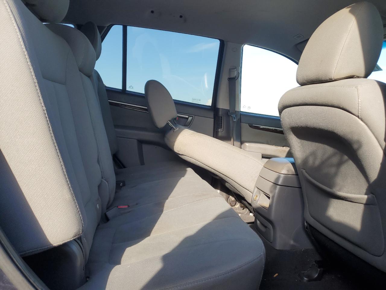 2011 Hyundai Santa Fe - Image 11