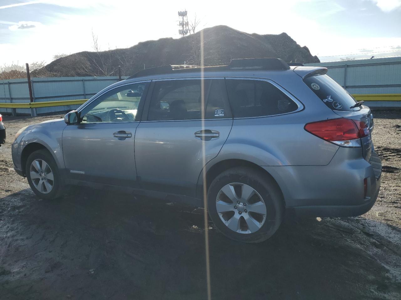 2011 Subaru Outback - Image 2