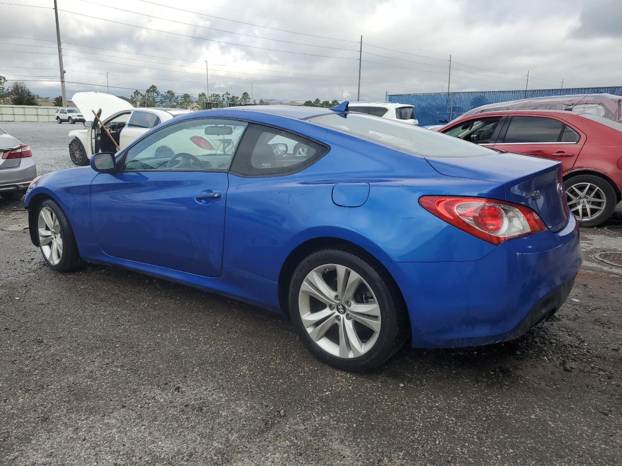 2010 Hyundai Genesis - Image 2