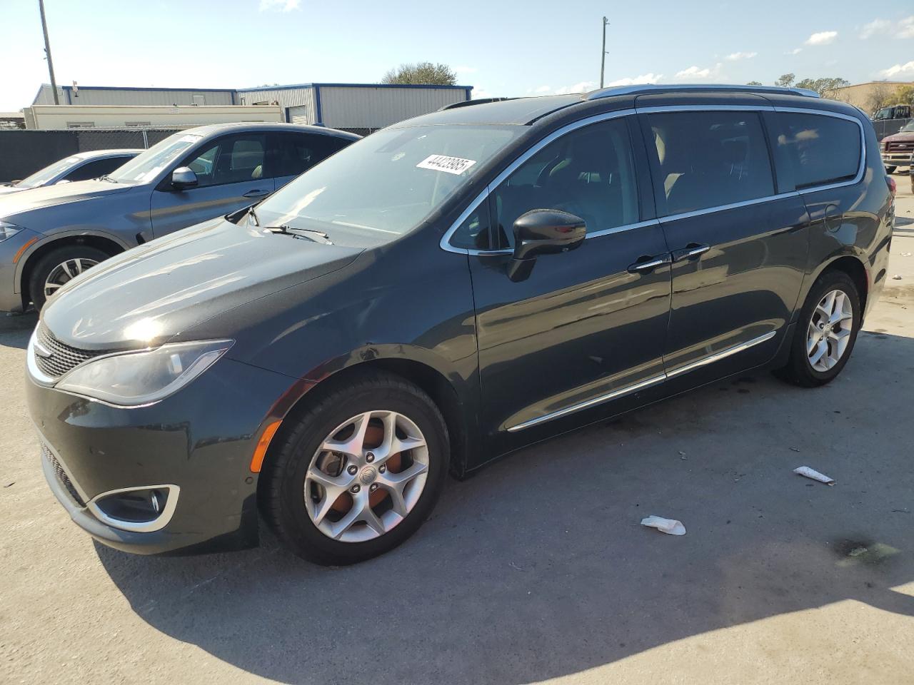 2020 Chrysler Pacifica Touring L Plus للبيع في Orlando، FL - Side