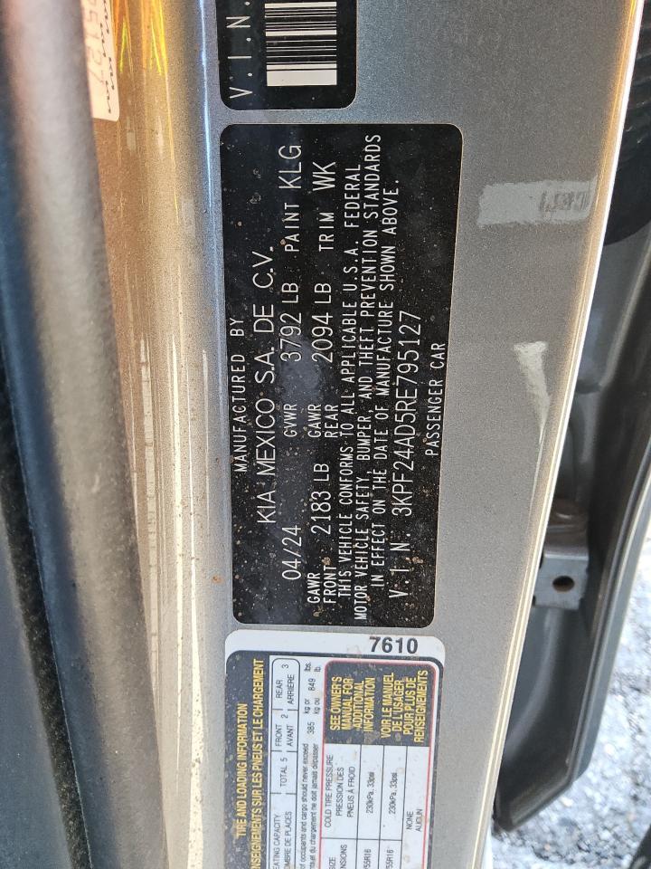 2024 Kia Forte - Image 12