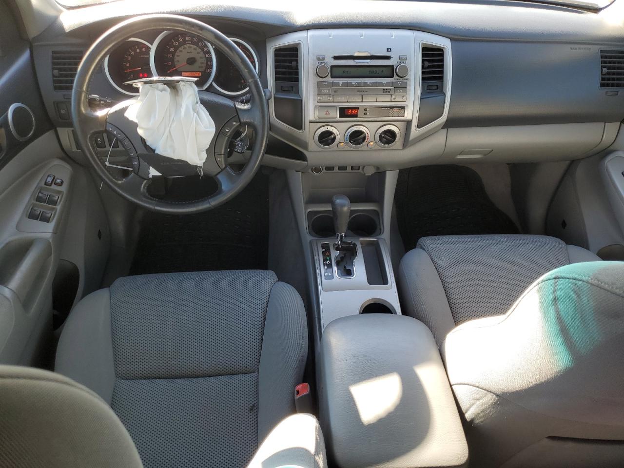 2011 Toyota Tacoma - Image 8