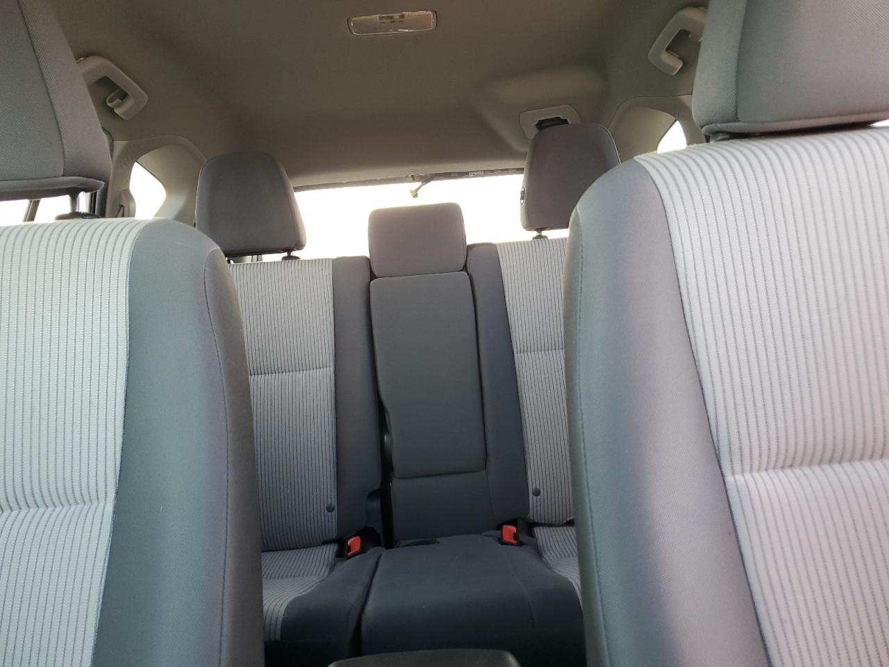 2015 Toyota RAV 4 - Image 10
