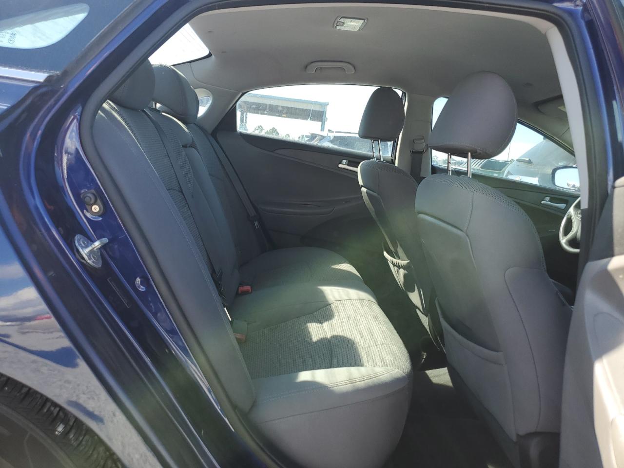 2012 Hyundai Sonata - Image 10