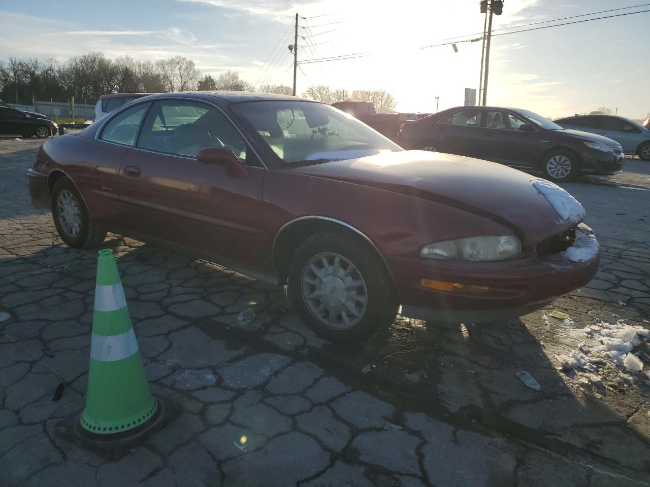 1995 Buick Riviera - Image 4