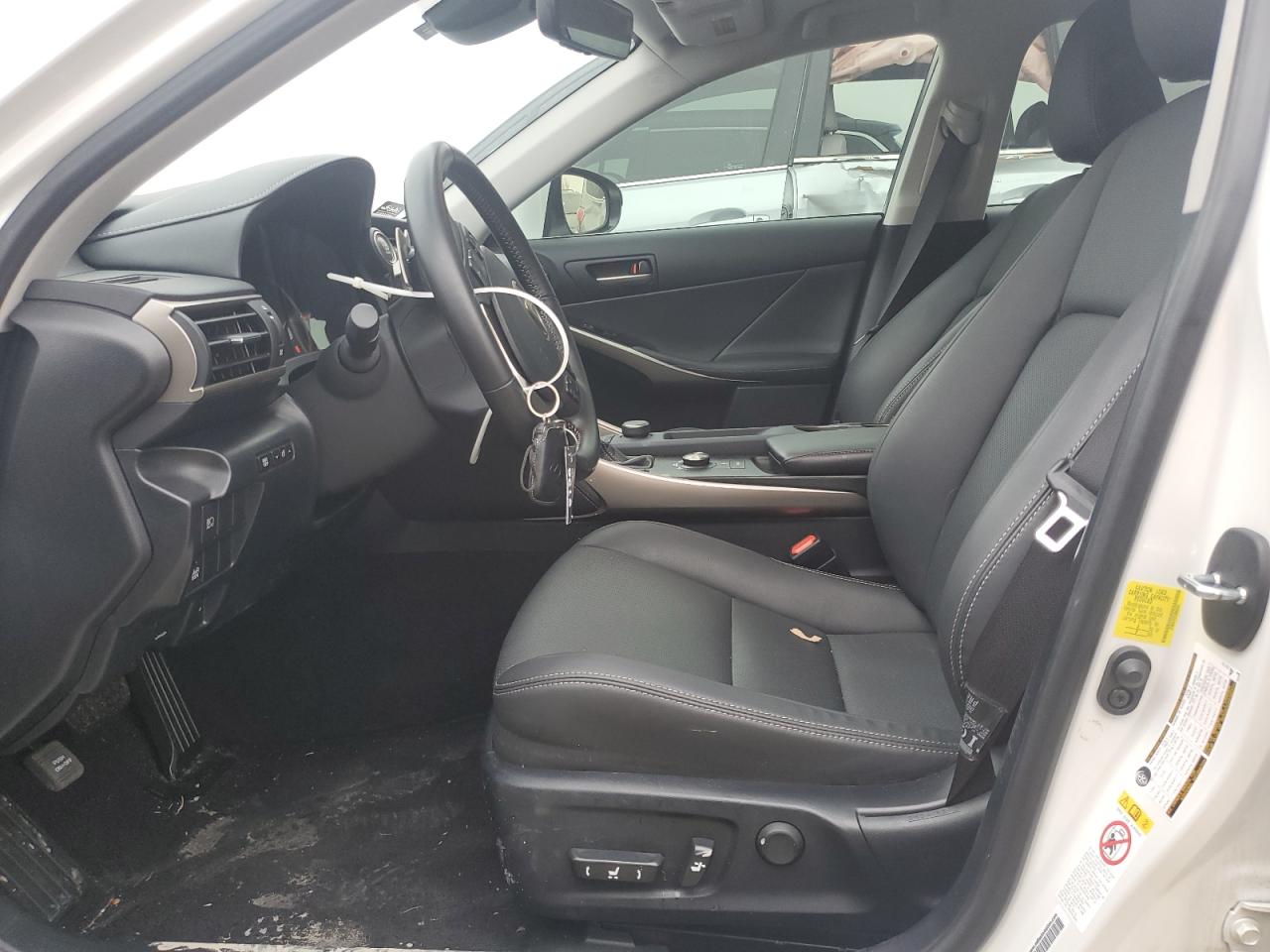 2018 Lexus IS - Image 7