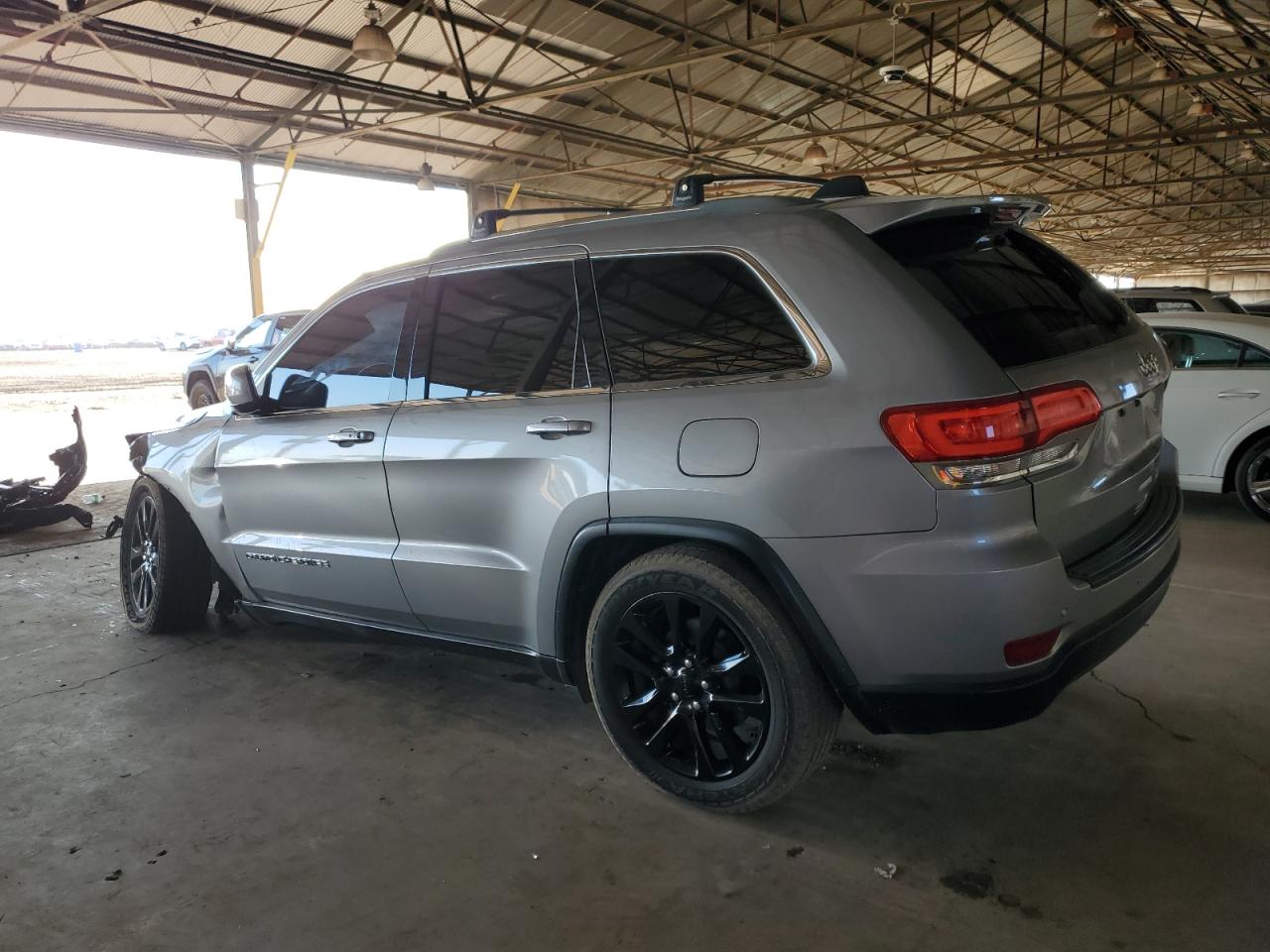 2019 Jeep Grand Cherokee - Image 2