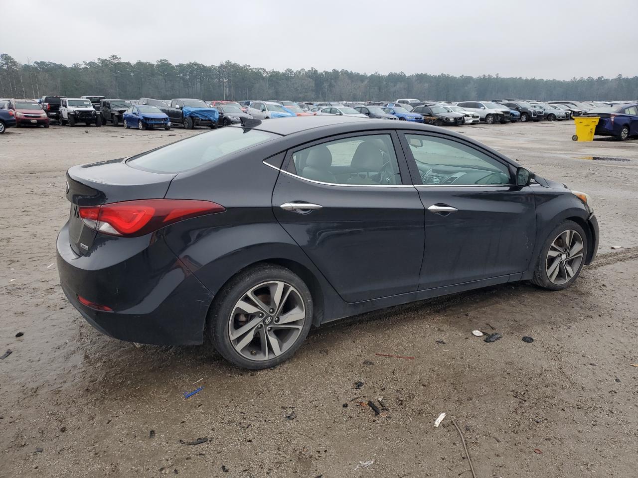 2014 Hyundai Elantra - Image 3