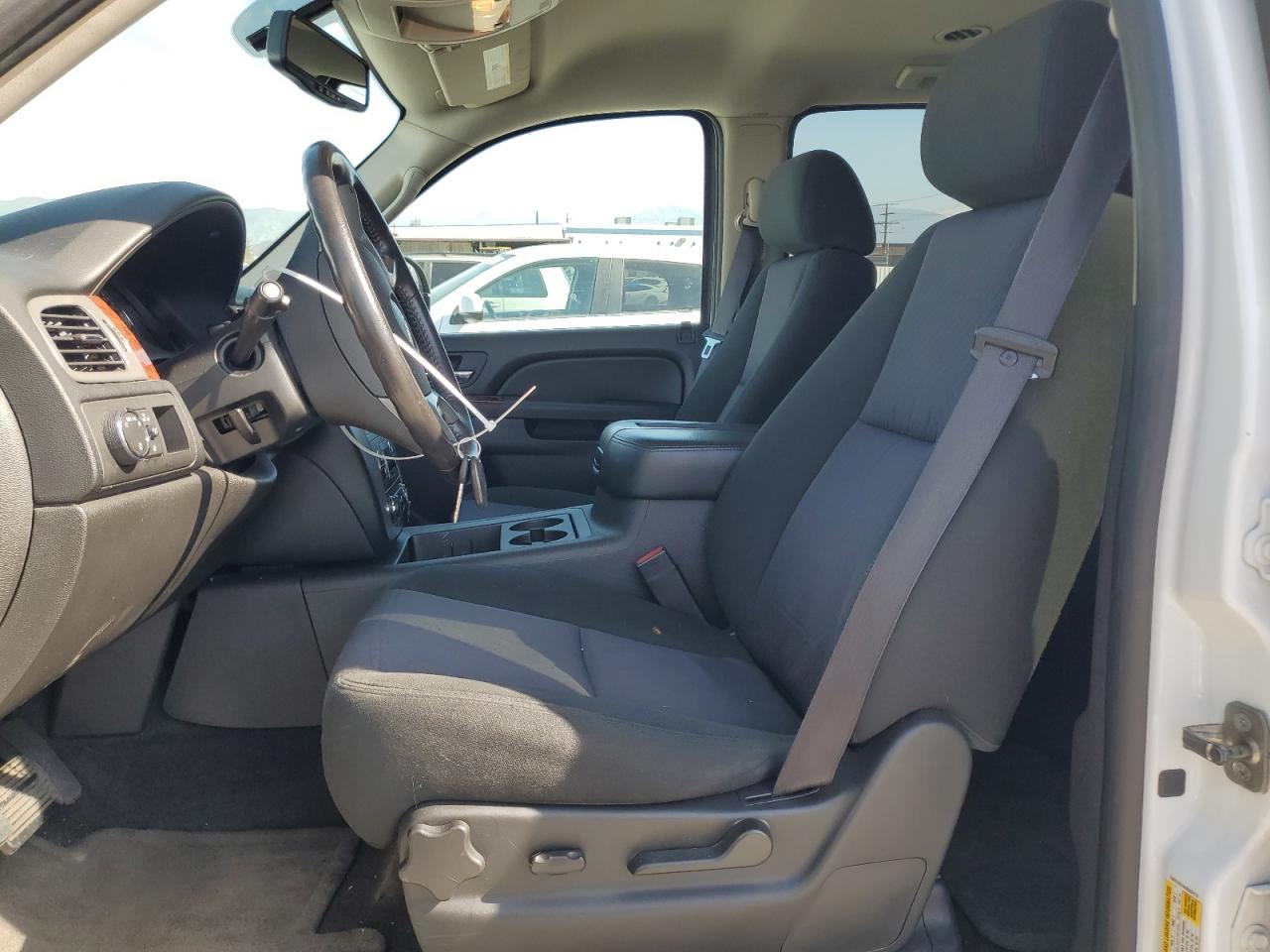 2012 GMC Yukon - Image 7