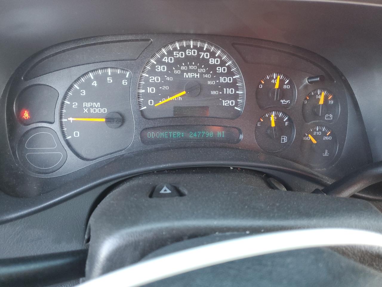 2004 GMC Sierra - Image 9