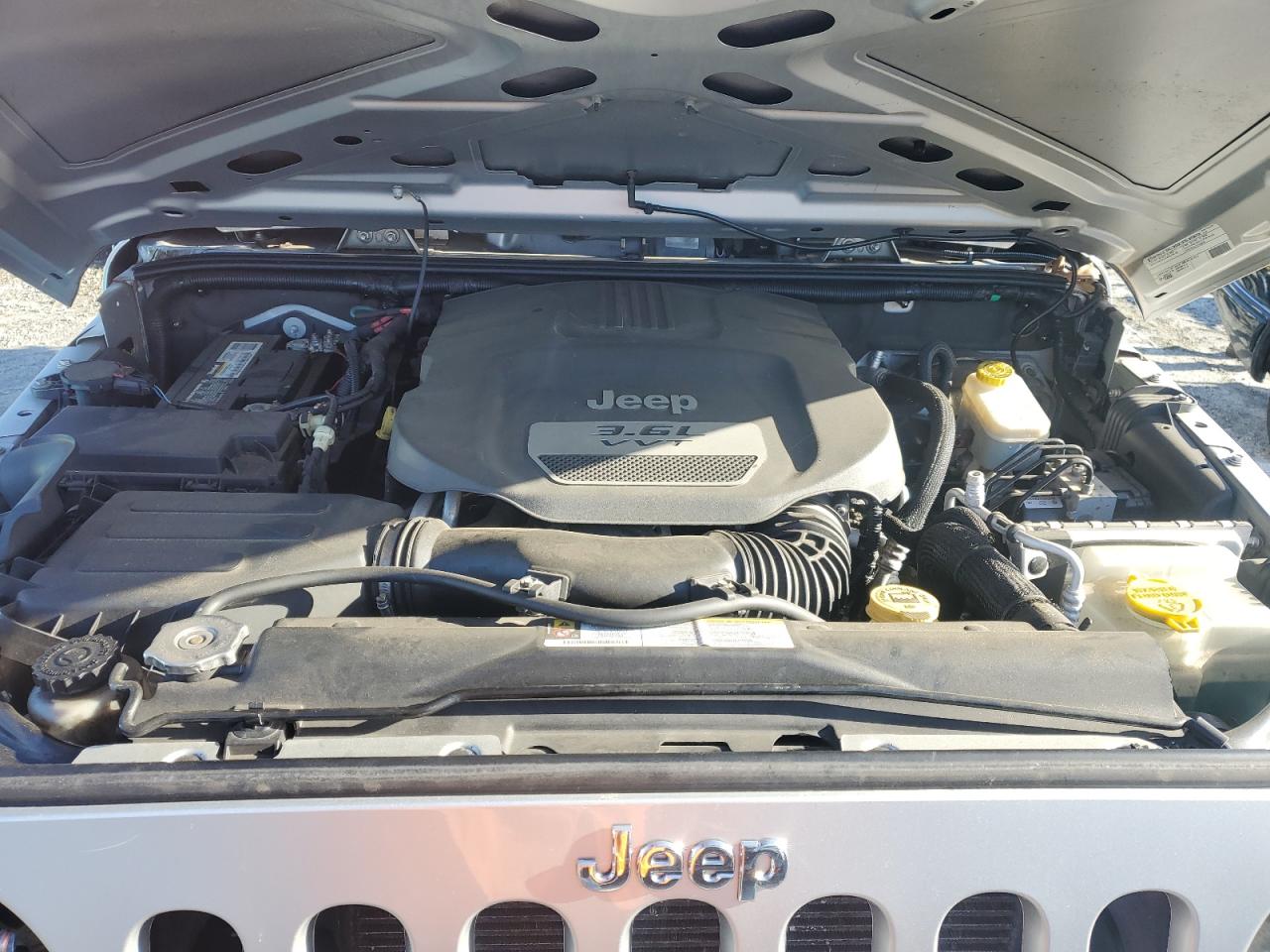 2012 Jeep Wrangler - Image 11