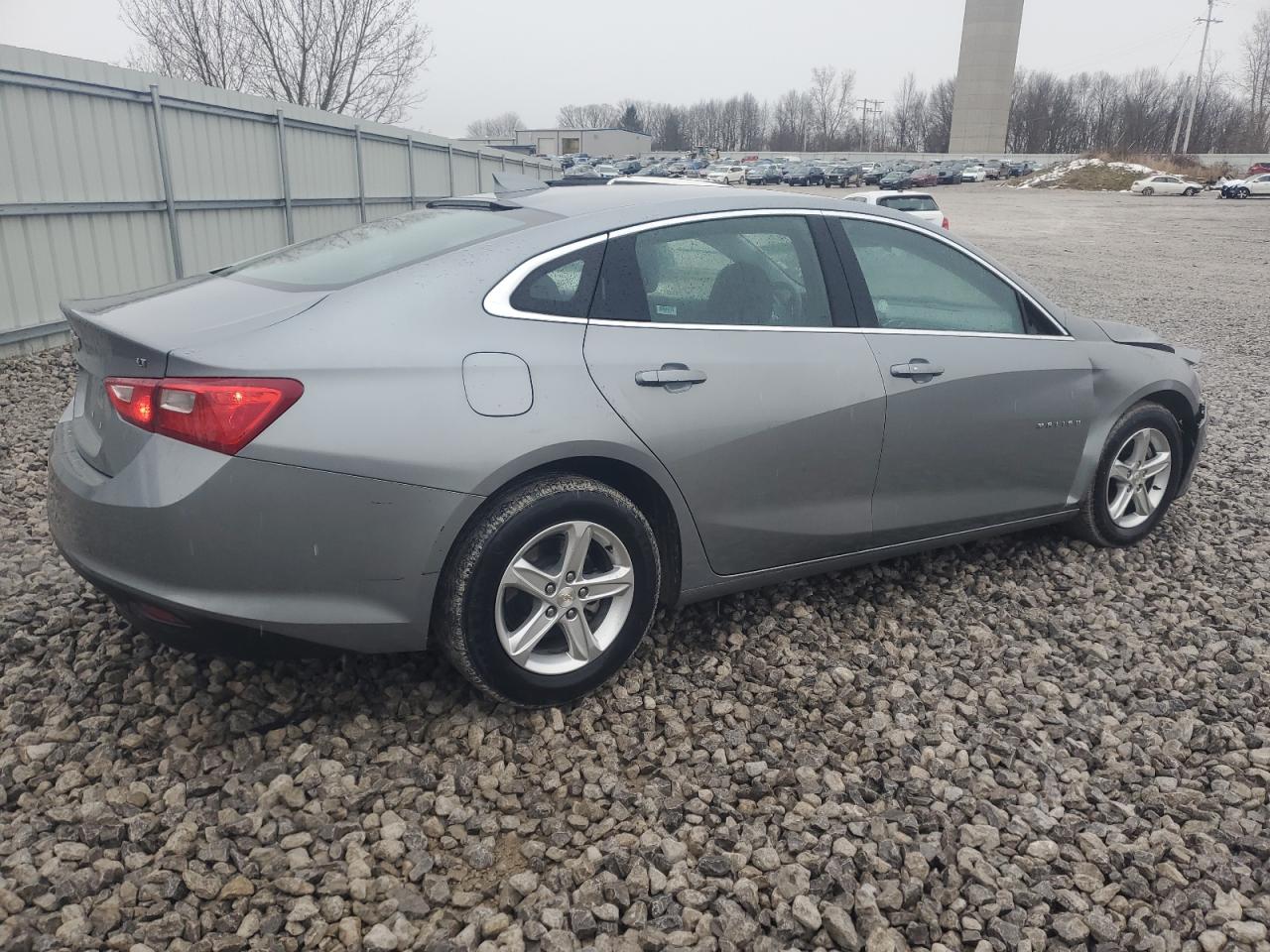 2023 Chevrolet Malibu - Image 3