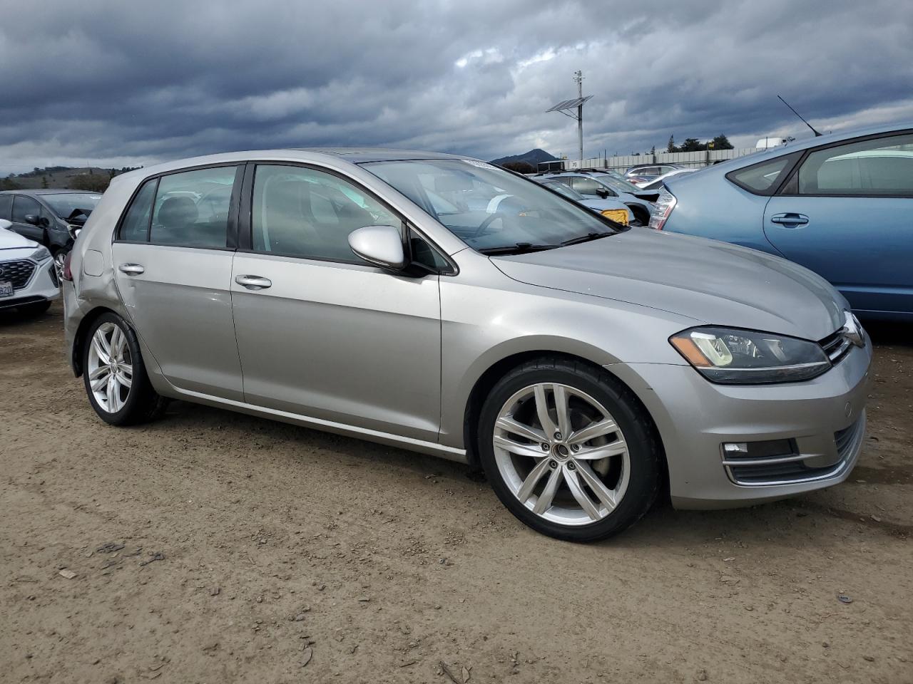 2015 Volkswagen Golf - Image 4
