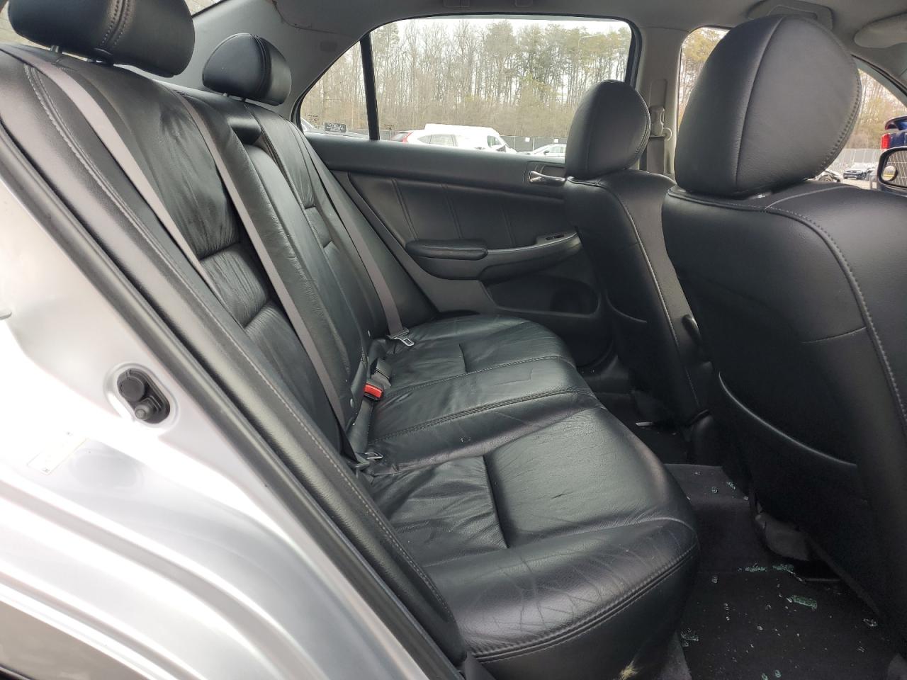 2005 Honda Accord - Image 10