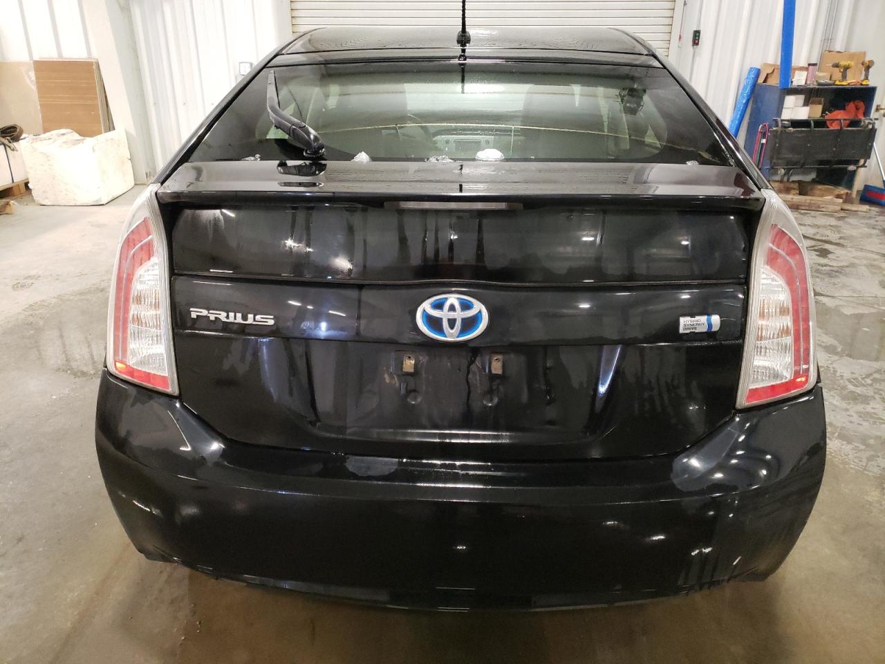 2012 Toyota Prius - Image 6
