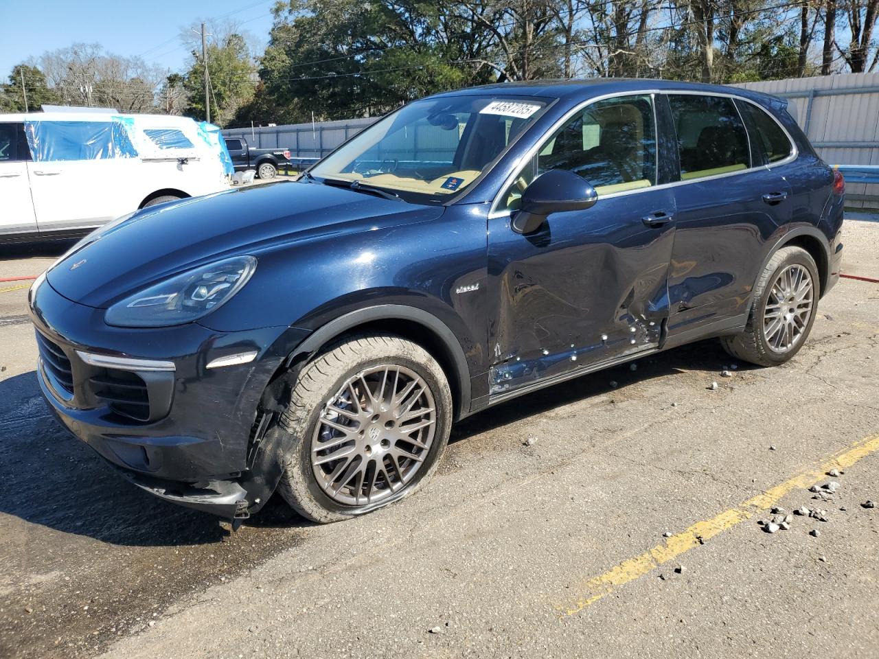 2015 Porsche Cayenne - Image 1