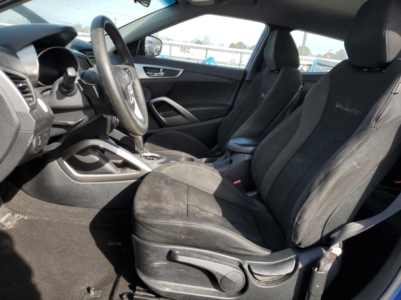 2016 Hyundai Veloster - Image 7