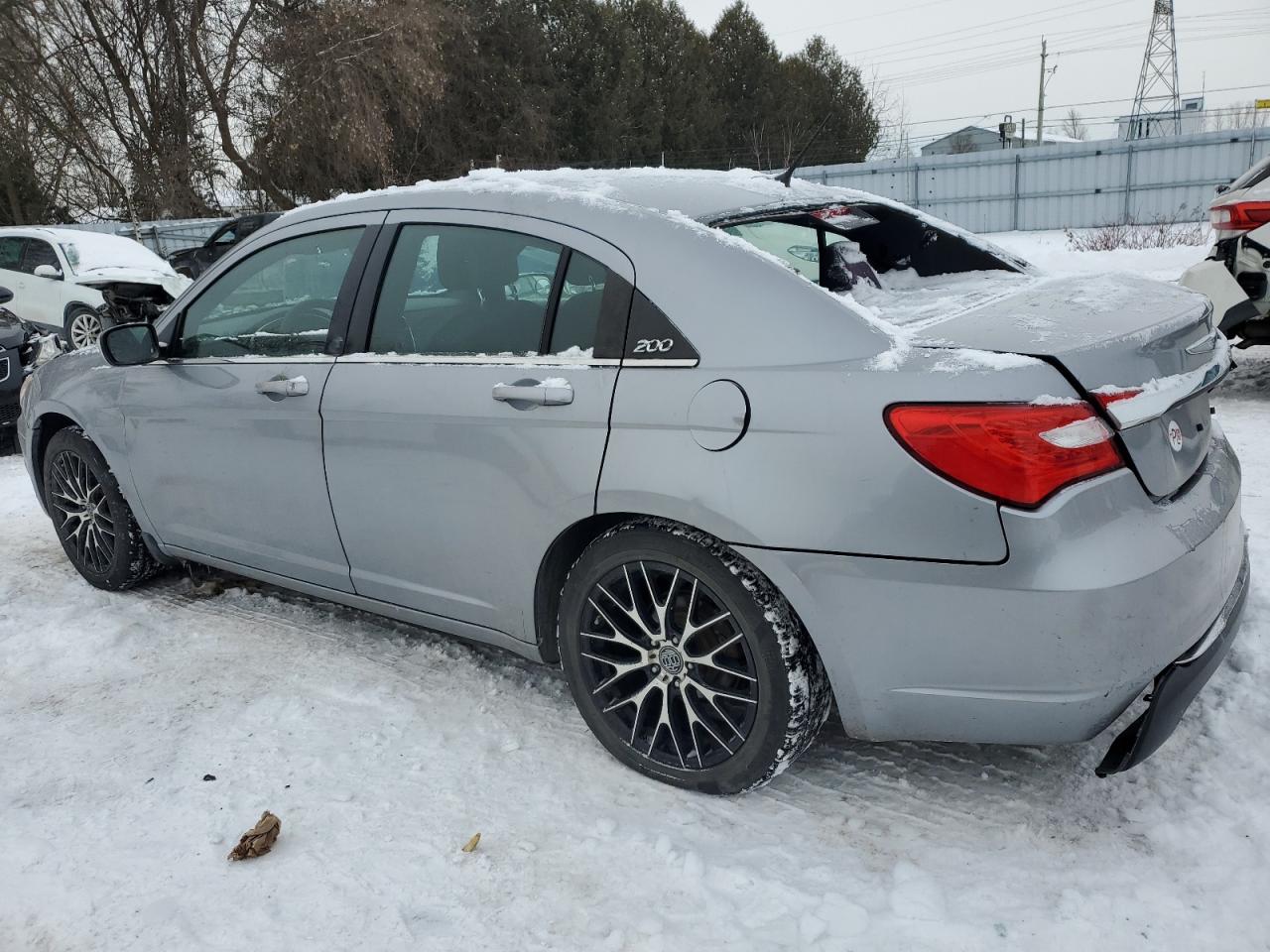 2013 Chrysler 200 - Image 2