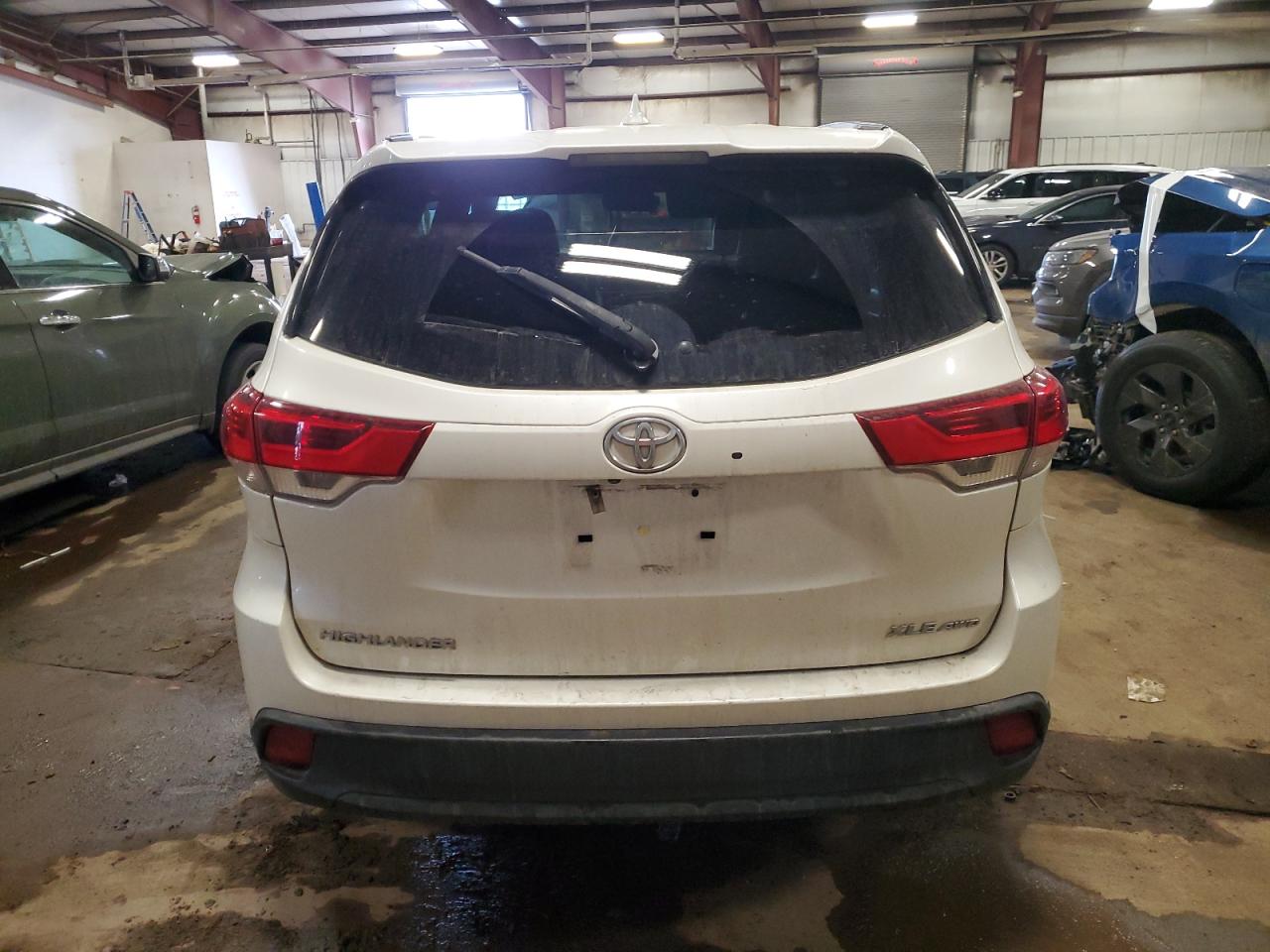 2018 Toyota Highlander - Image 6