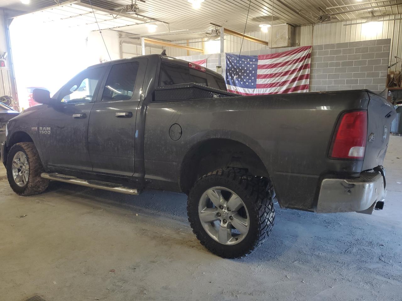 2016 RAM 1500 - Image 2