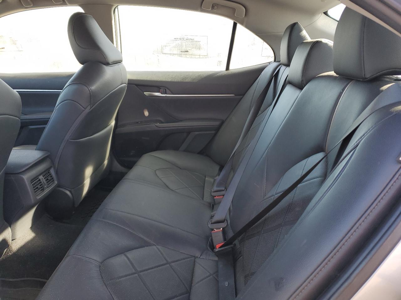 2019 Toyota Camry - Image 10