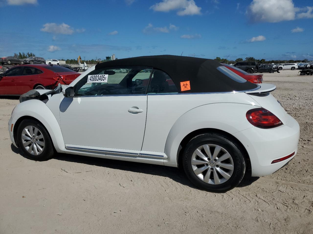 2019 Volkswagen Beetle - Image 2