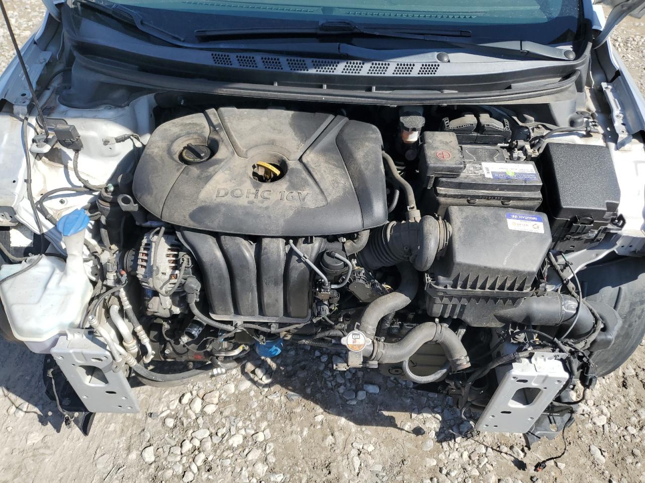 2013 Hyundai Elantra - Image 13