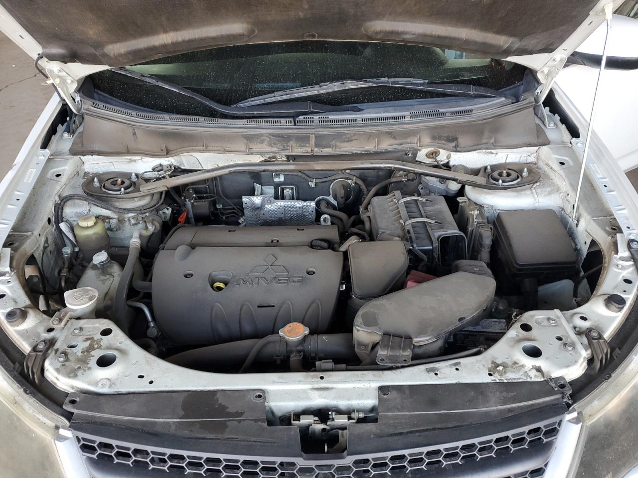 2008 Mitsubishi Outlander - Image 11