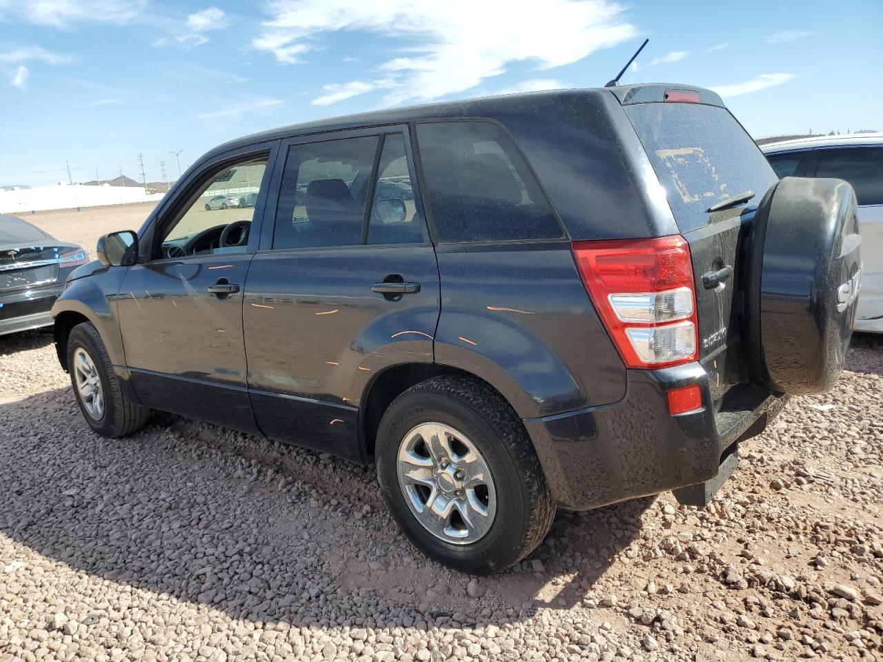 2011 Suzuki Grand Vitara - Image 2