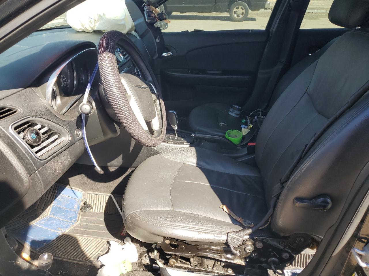 2012 Chrysler 200 - Image 7