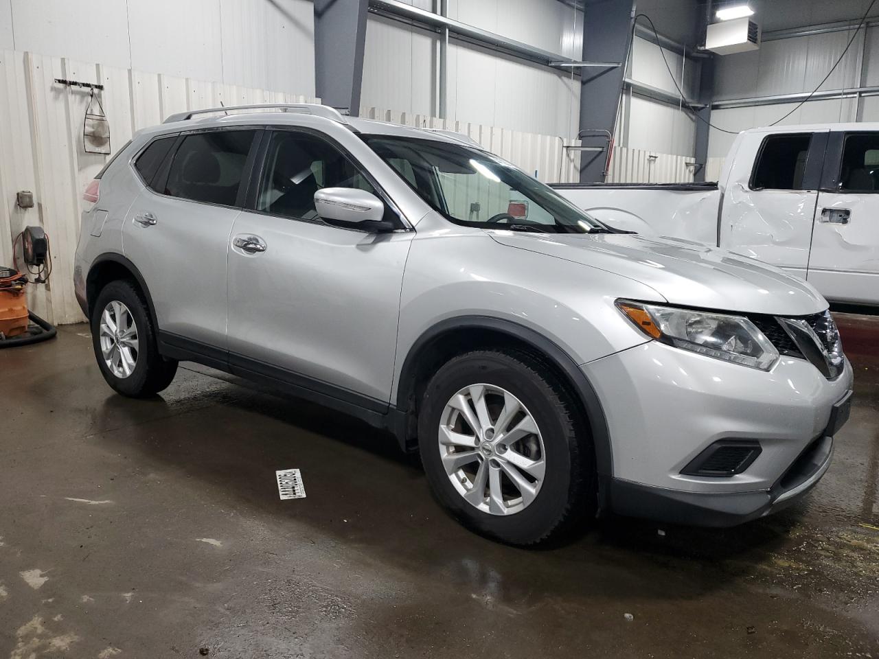 2015 Nissan Rogue - Image 4