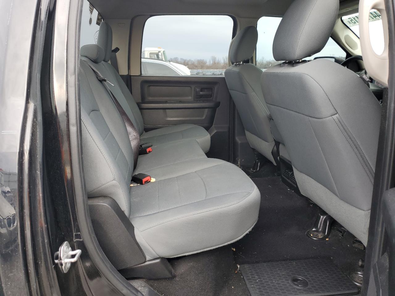 2015 RAM 1500 - Image 10