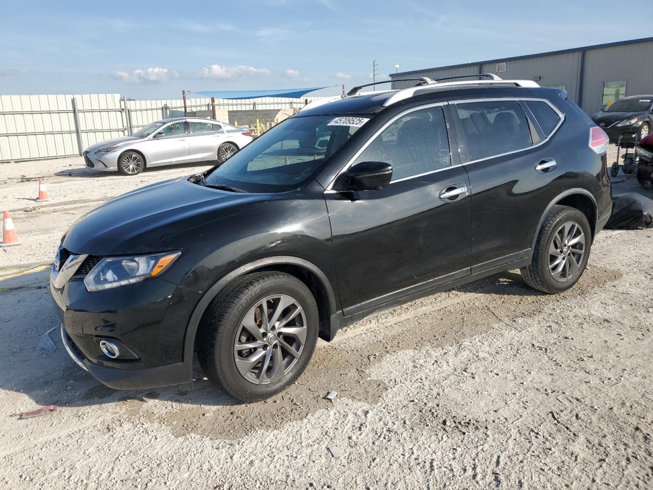 2016 Nissan Rogue - Image 1