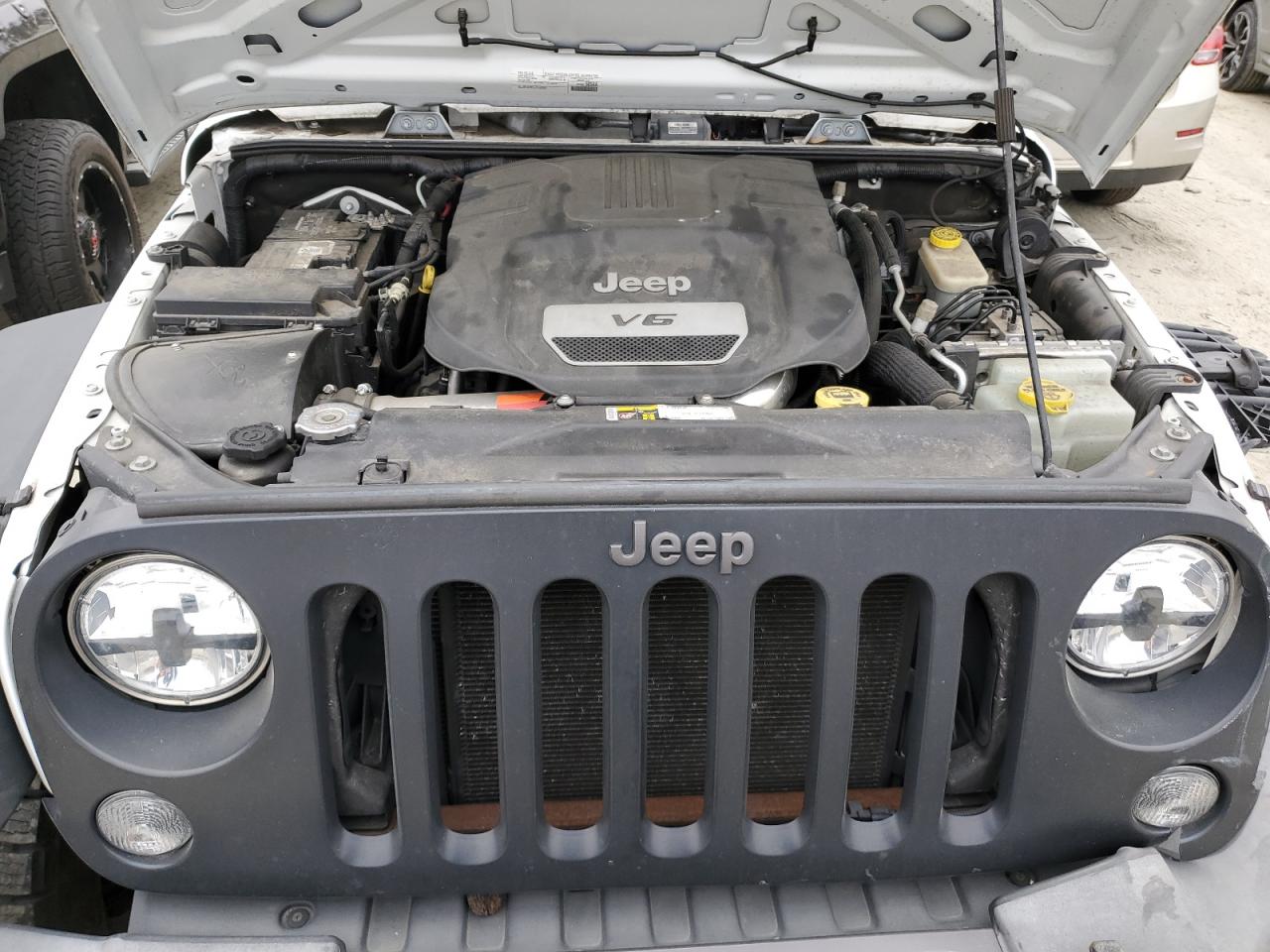 2016 Jeep Wrangler - Image 11