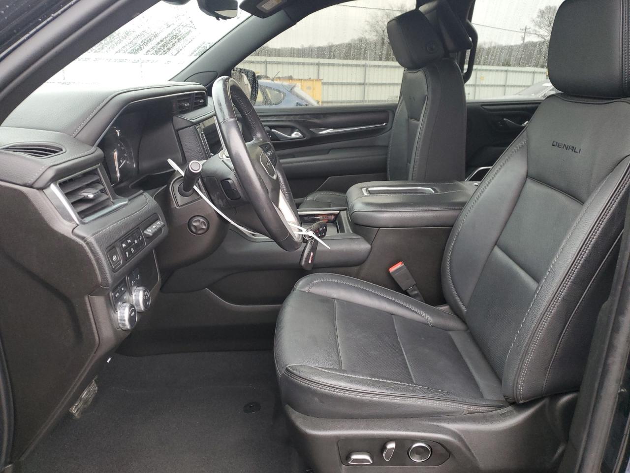 2021 GMC Yukon - Image 7