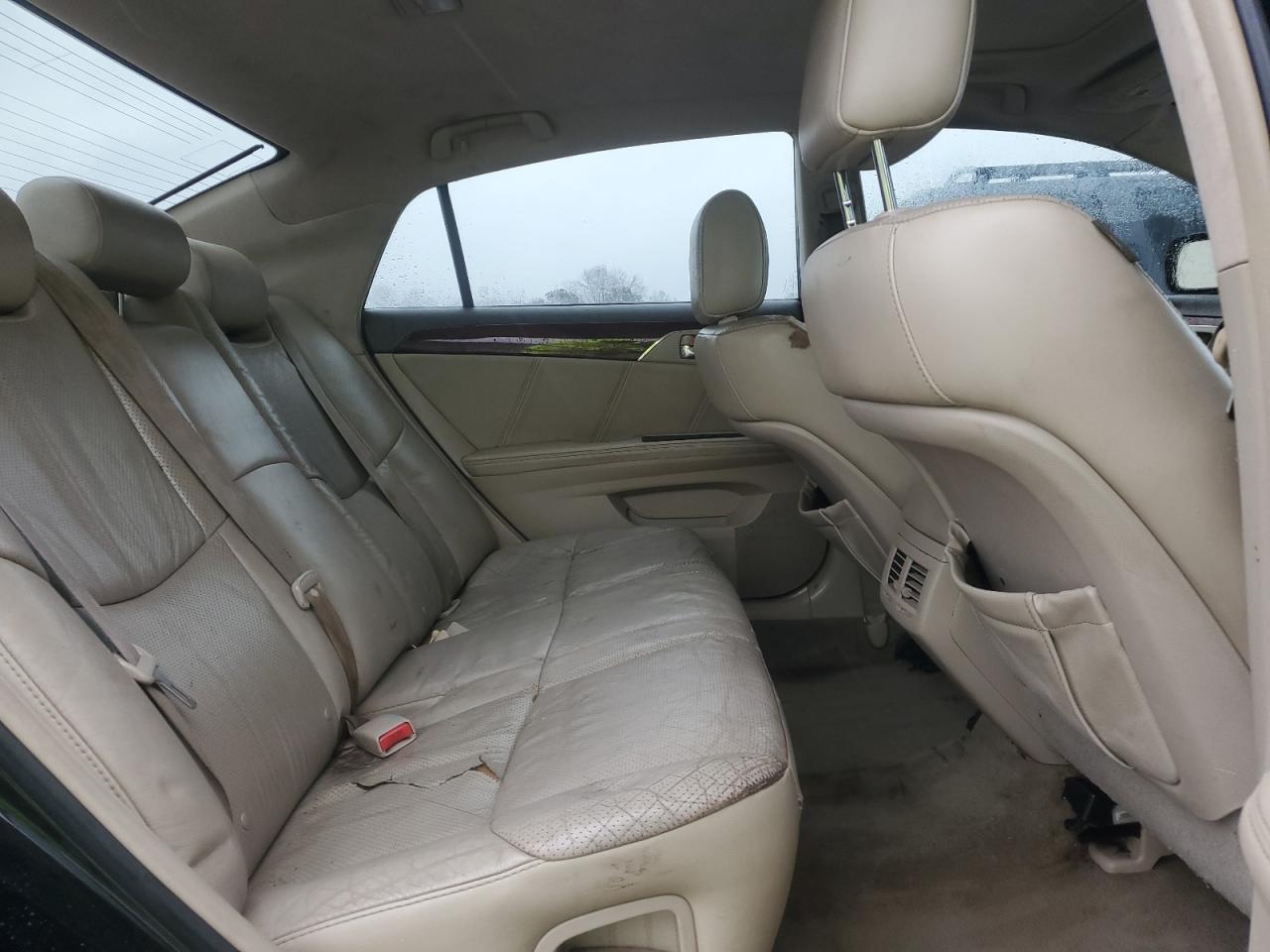 2010 Toyota Avalon - Image 10