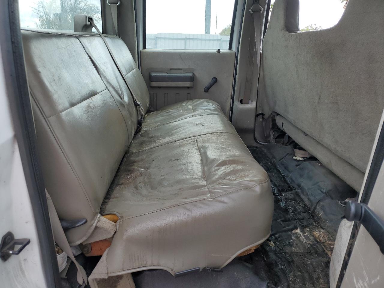 2008 Ford F250 - Image 10