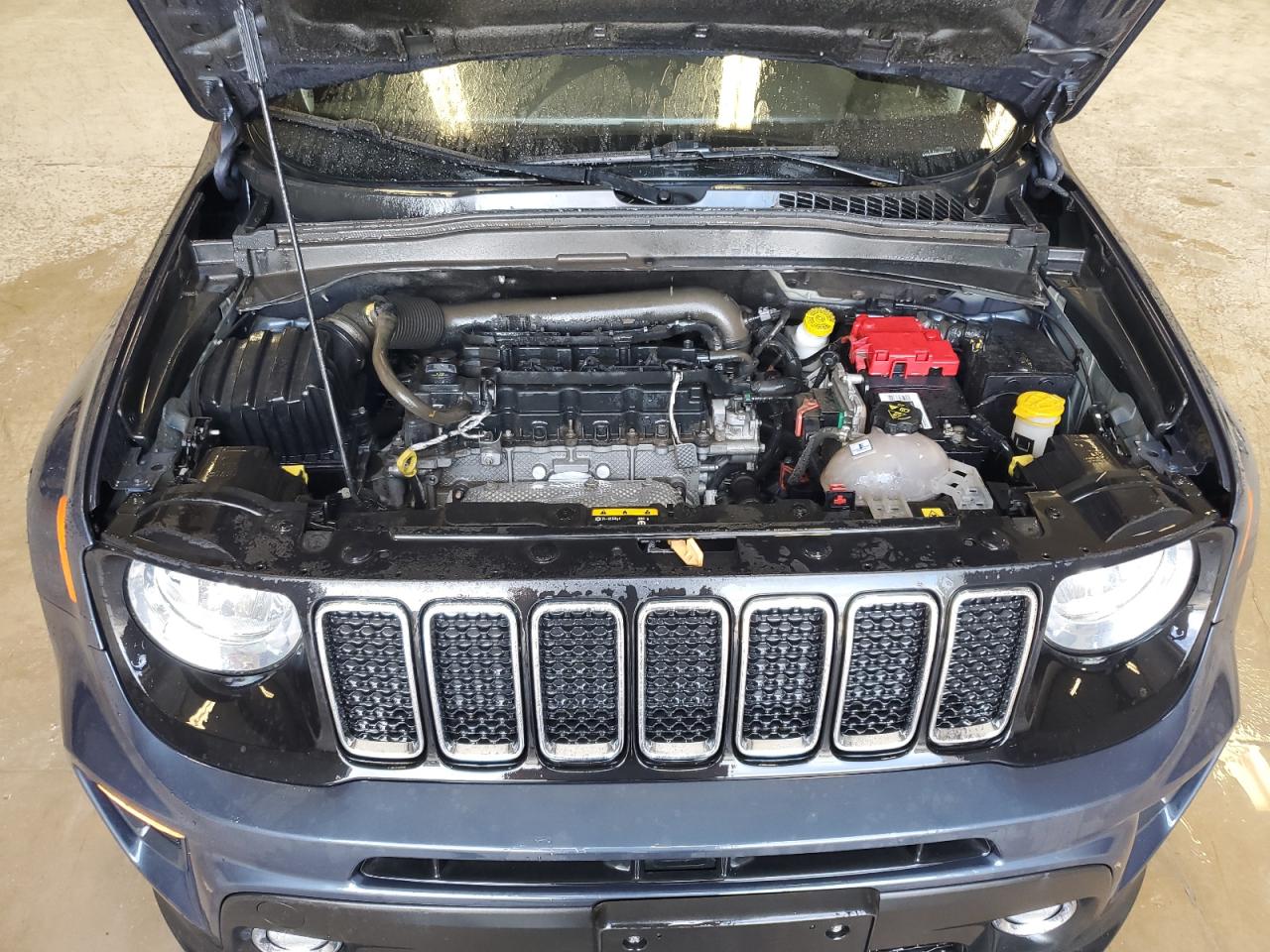 2021 Jeep Renegade - Image 12