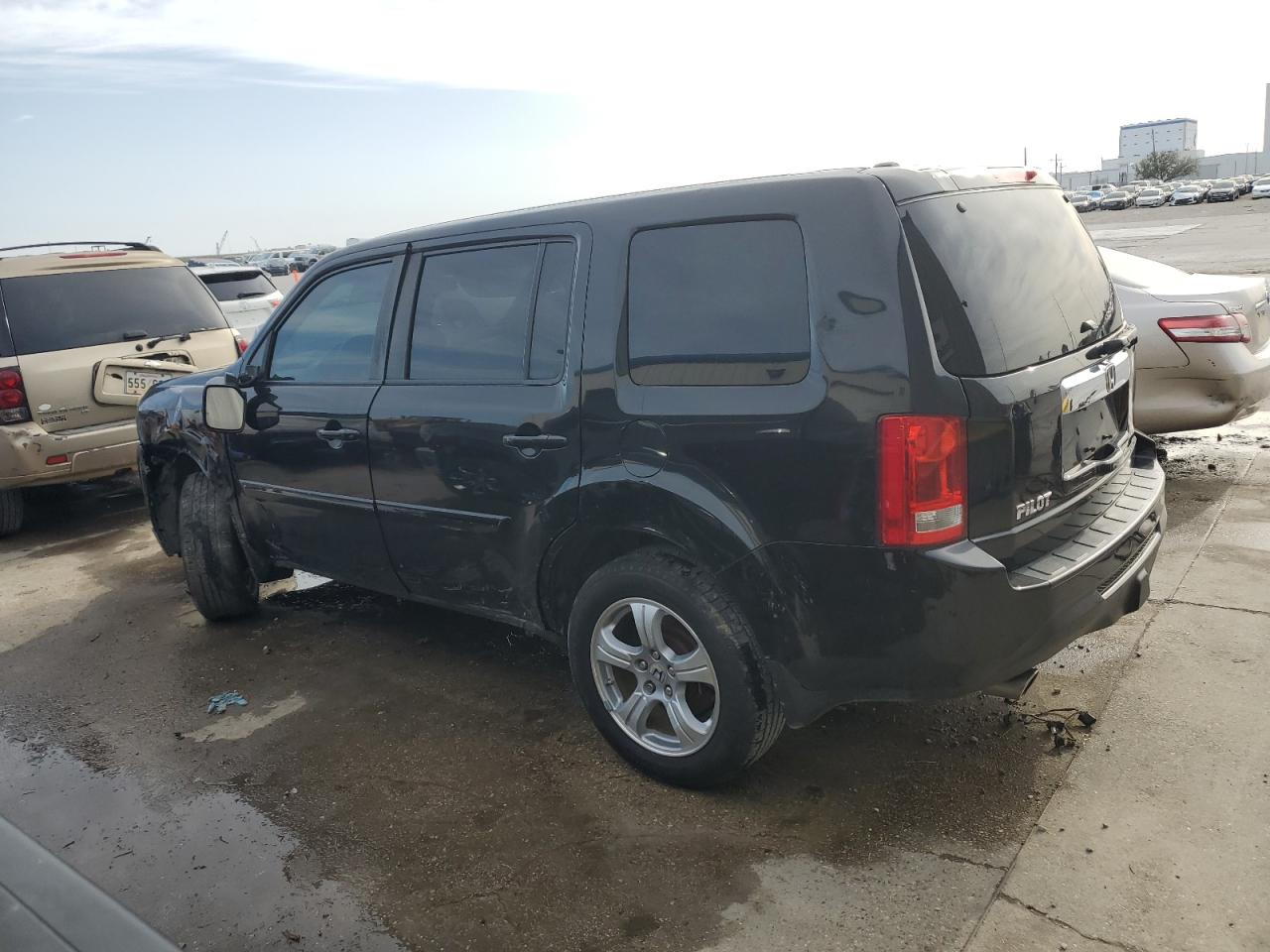 2015 Honda Pilot - Image 2