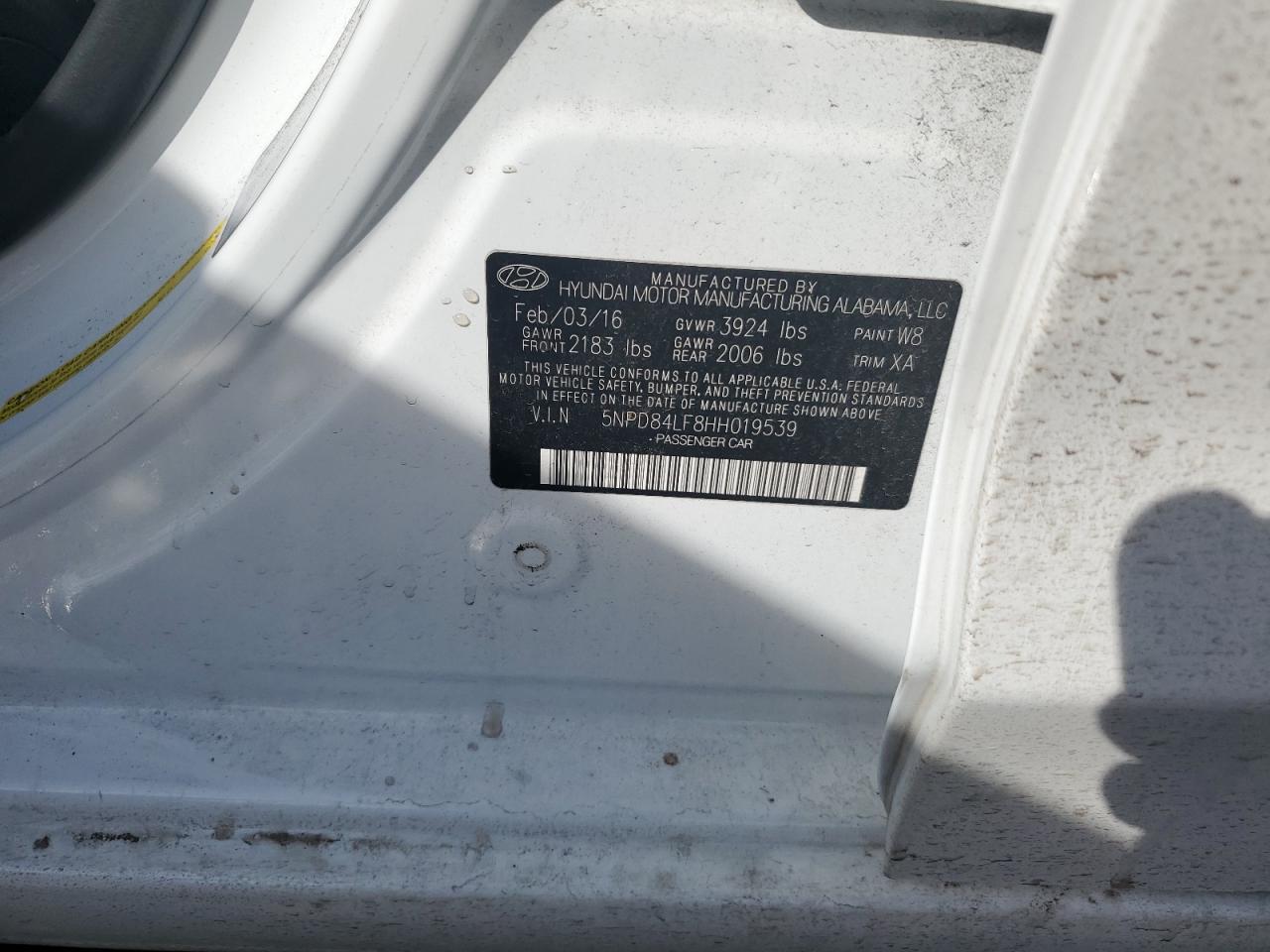2017 Hyundai Elantra - Image 12