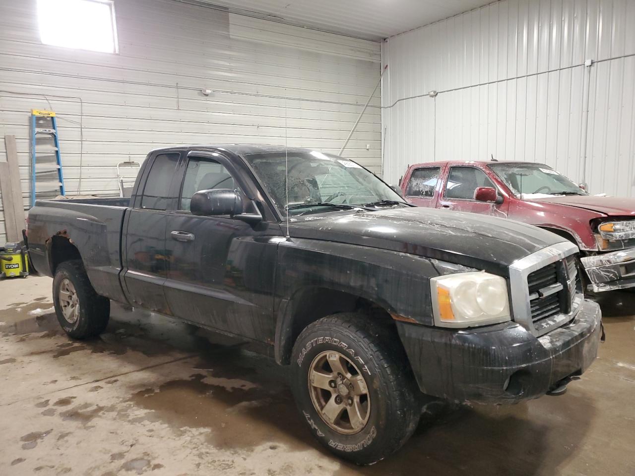 2006 Dodge Dakota - Image 4