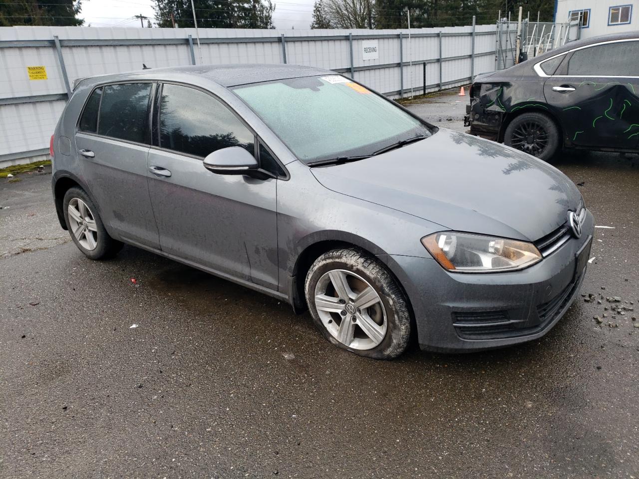 2017 Volkswagen Golf - Image 4
