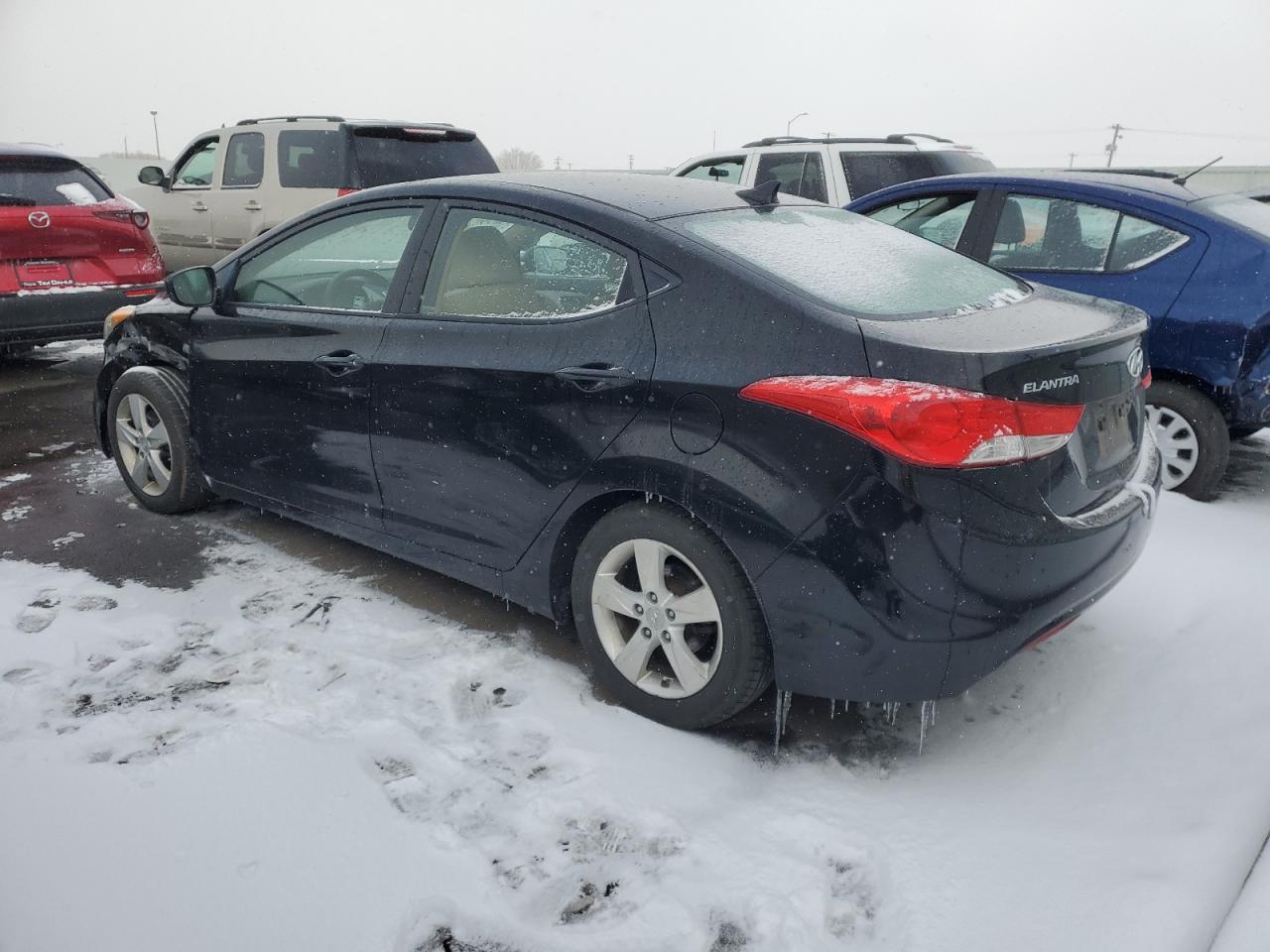 2011 Hyundai Elantra - Image 2