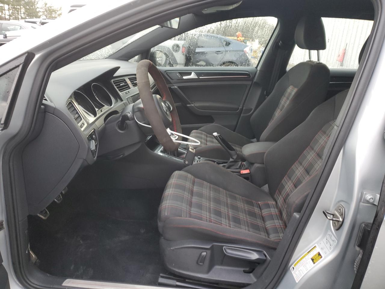 2017 Volkswagen GTI - Image 7