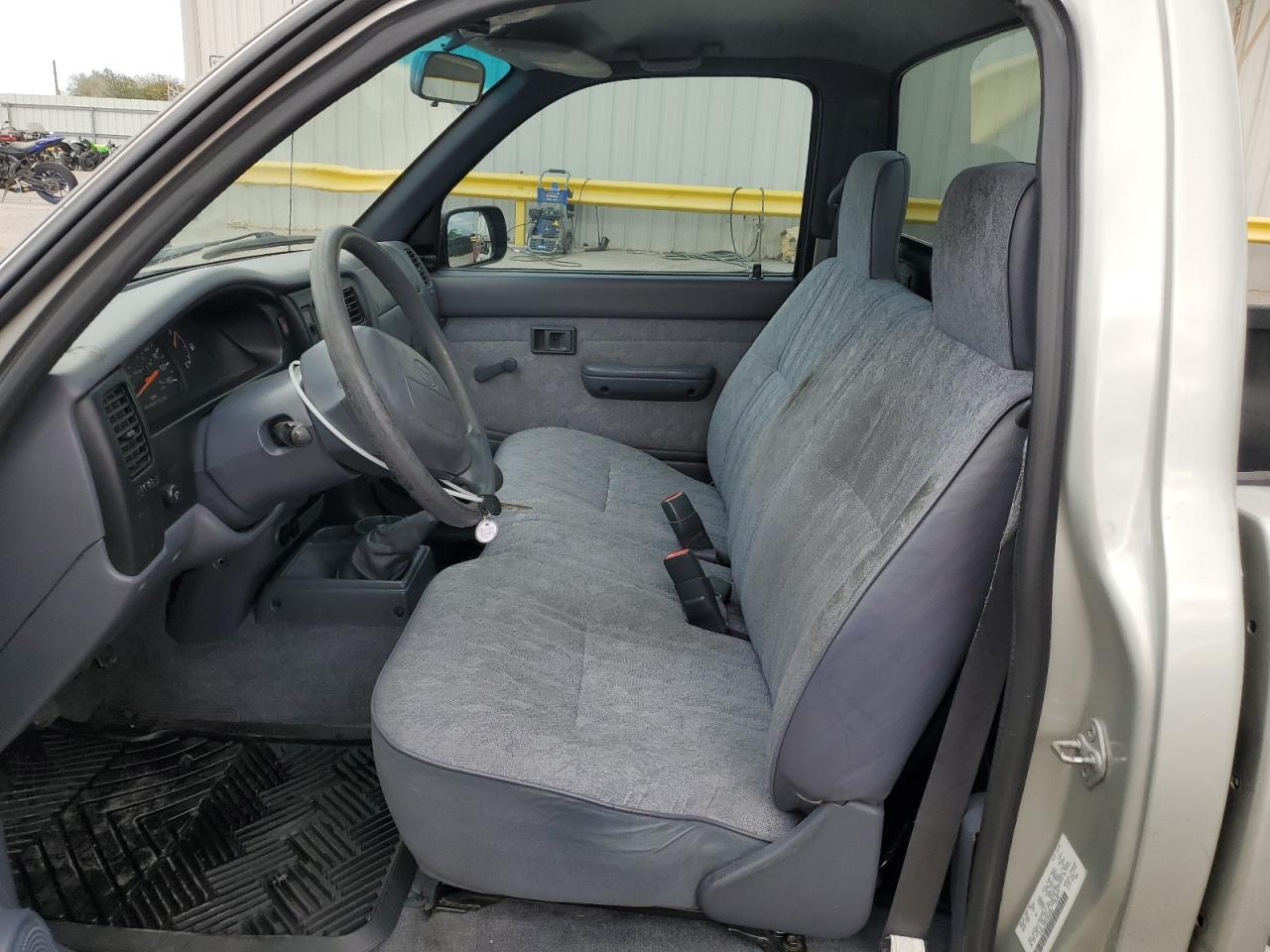 2000 Toyota Tacoma - Image 7