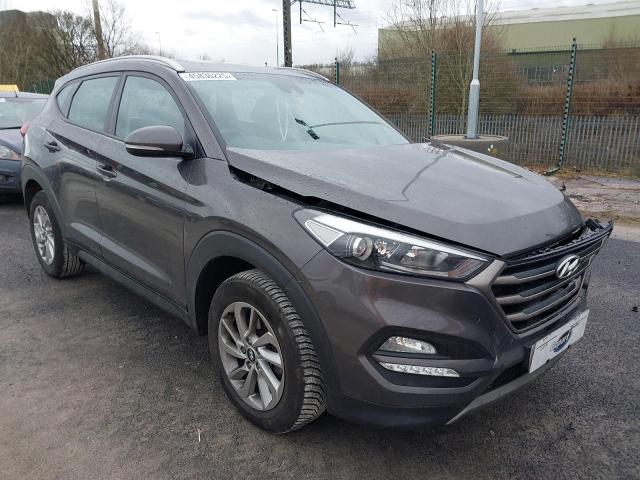 2017 HYUNDAI TUCSON SE